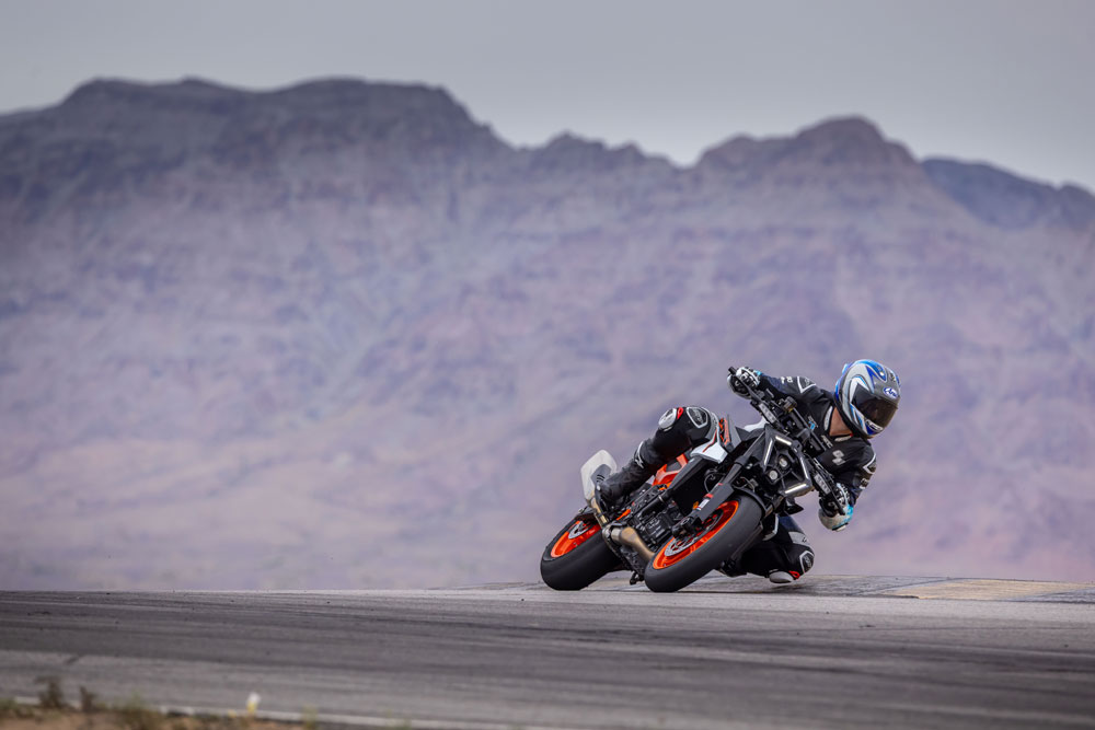 2026 KTM 990 Duke R on track 2026 KTM 990 Duke R on track