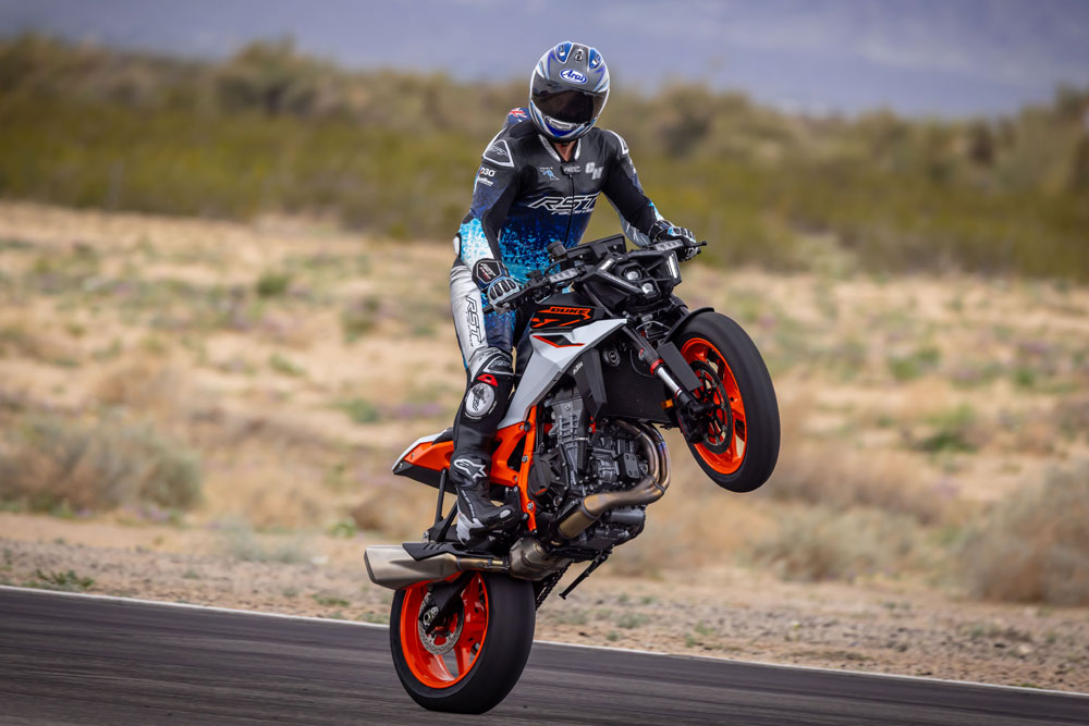 2026 KTM 990 Duke R wheelie 2026 KTM 990 Duke R wheelie
