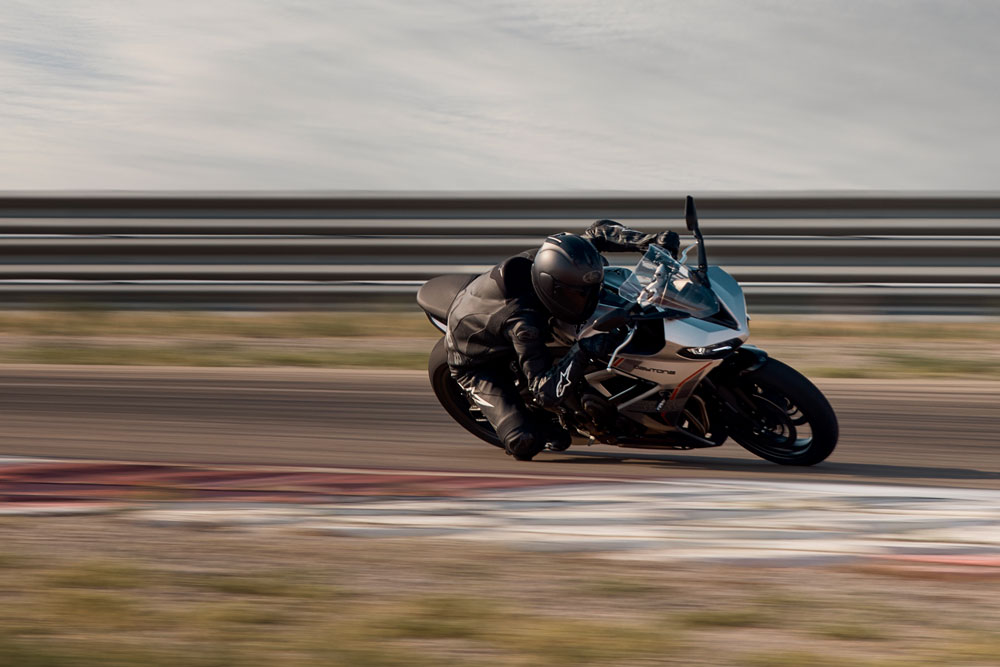 2026 Triumph Daytona 660 action