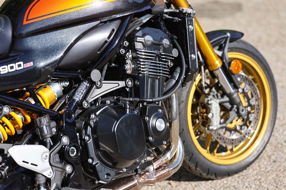 2026 Kawasaki Z900RS SE ABS engine