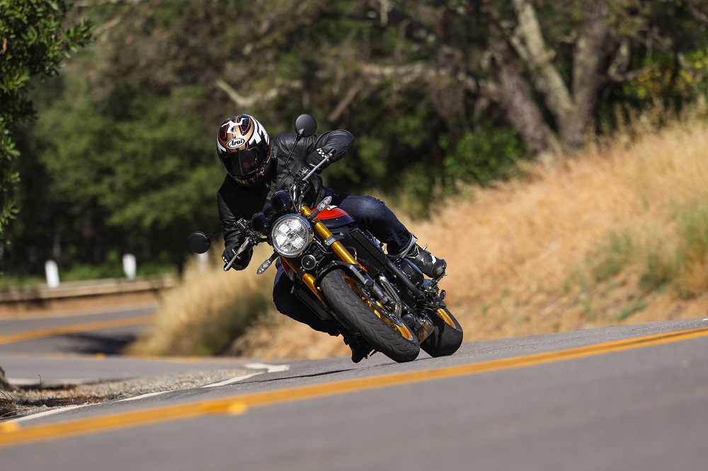 2026 Kawasaki Z900RS SE ABS front view