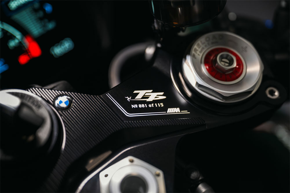 BMW Motorrad M 1000 RR Limited Edition Isle of Man TT cockpit