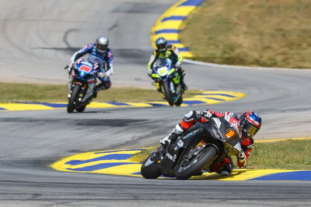 Cameron Beaubier (#1) Quad Lock Superbike