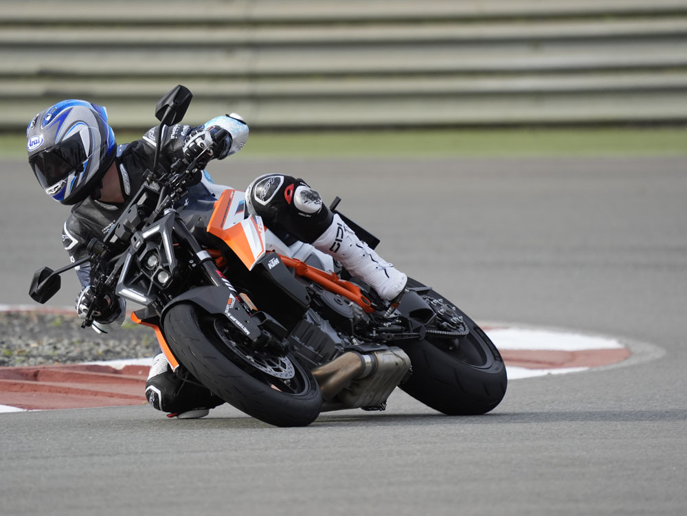 KTM 1390 Super Duke RR with Metzeler Sportec 01 RS Tires