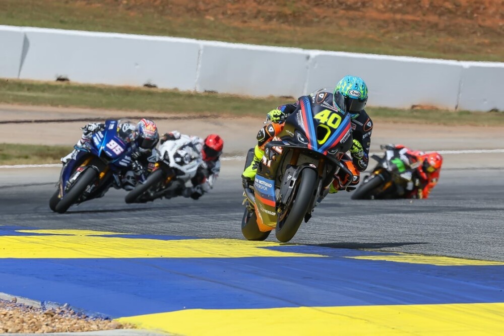 Sean Dylan Kelly (#40) Quad Lock Superbike