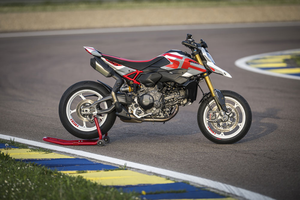 2026 Ducati Hypermotard V2 SP right side 2026 Ducati Hypermotard V2 SP right side
