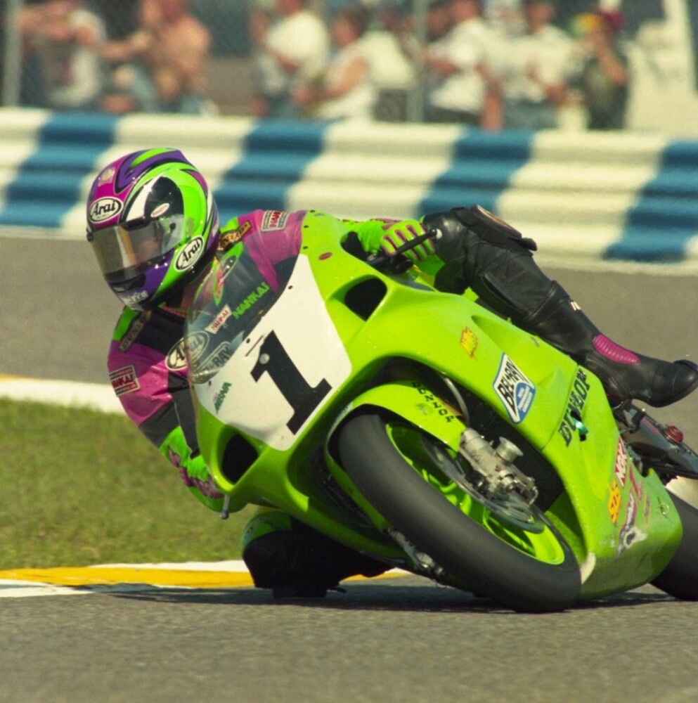 Doug Chandler in 1997 aboard his Muzzy Kawasaki ZX-7RR. Photo by Larry Lawrence