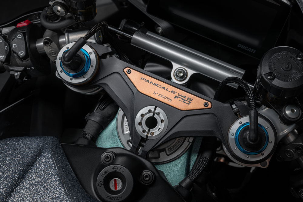 Ducati Panigale V4 S 100 dash