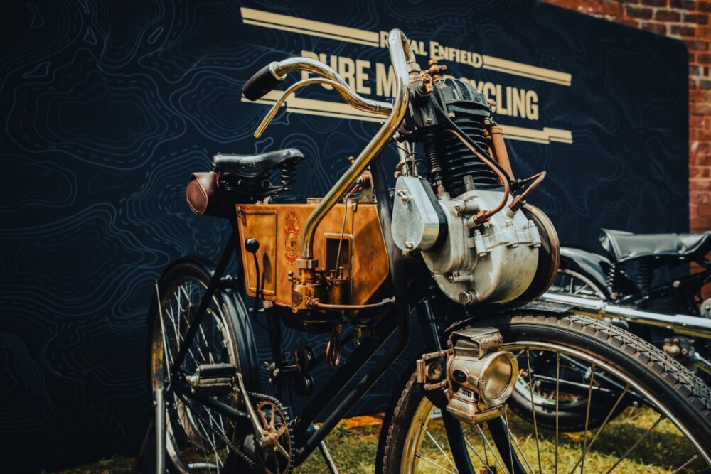 Royal Enfield’s Classic 650 and Redditch Origins Plaque