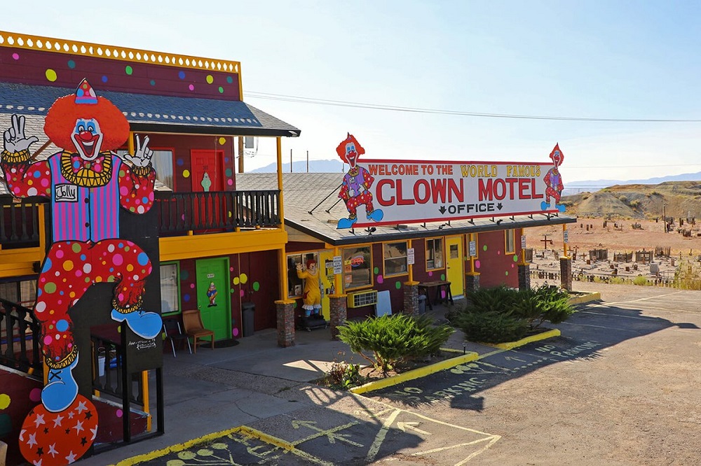 clown-motel-tonopah-nv.width-2000