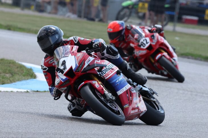 Ben Young (1) leads David MacKay (82) at 2026 CSBK Grand Bend
