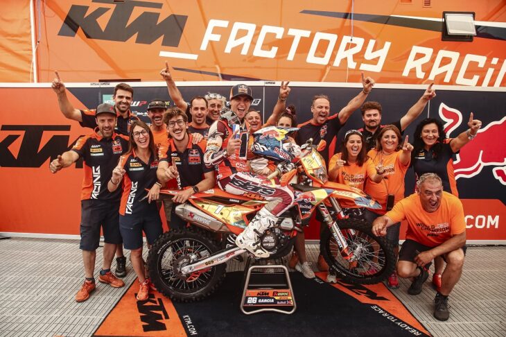 Josep Garcia and team at 2026 EnduroGP of France