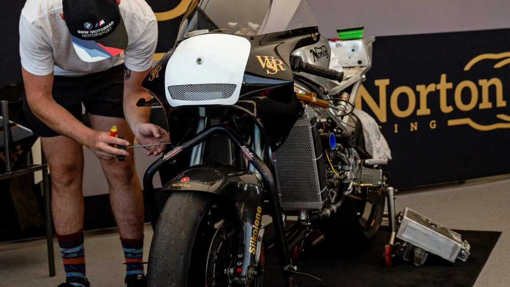 Peter Hickman WizNorton Racing 2026 Classic TT