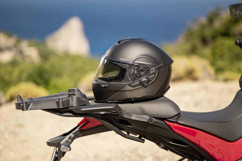 Red Dot Award Product Design for 2026 Cardo Beyond GTS smart helmet (1)