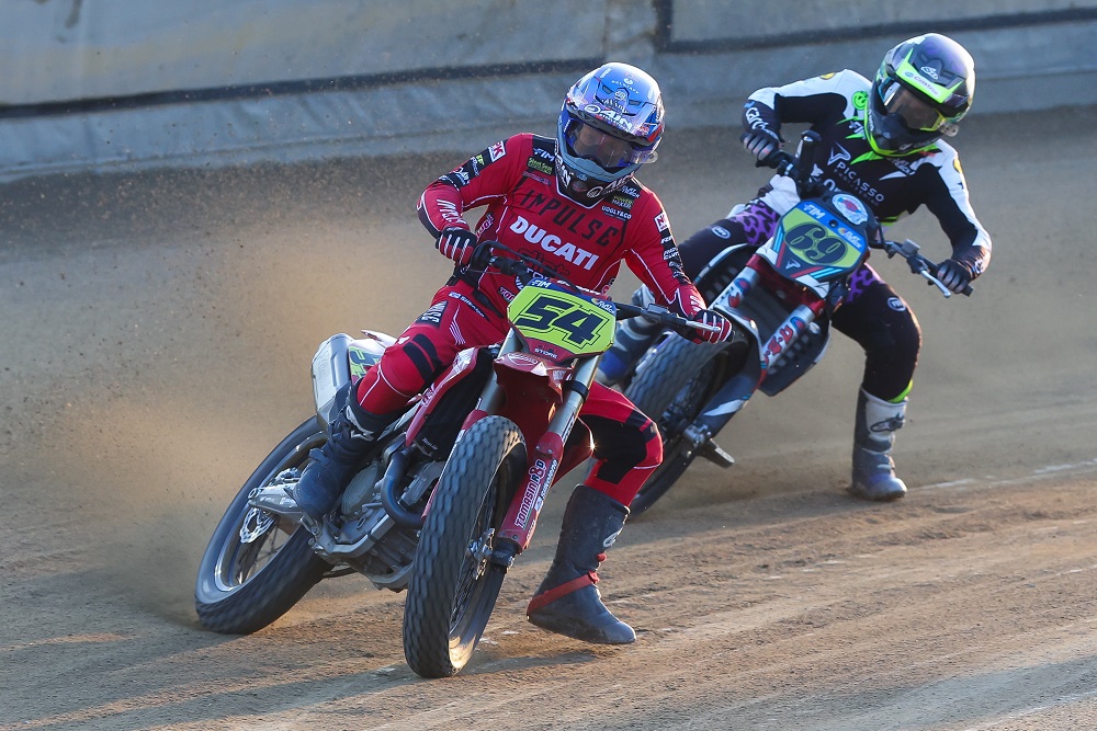 Tim Neave (54) Sammy Halbert (69) 2026 FIM Flat Track Rnd 4