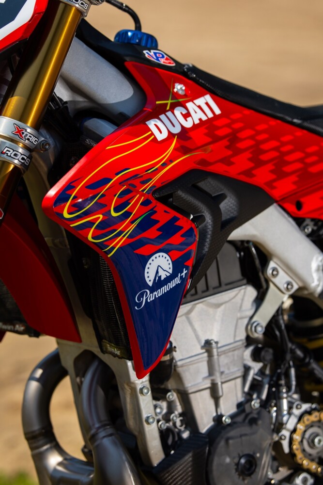 Troy Lee livery for Cairoli's American Ducati Desmo450 MX (4)