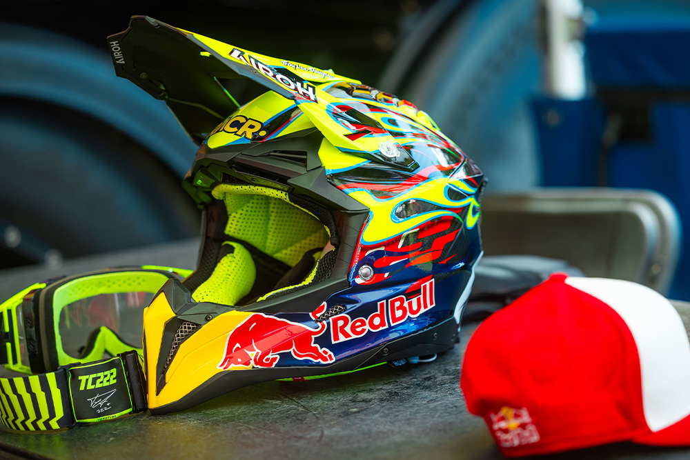 2026-REDBUD-PRO-MOTOCROSS-airoh