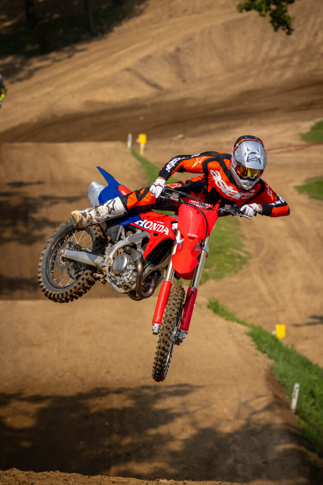 2027 Honda CRF450R jumping