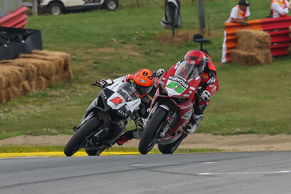 Josh Herrin (#2) and Darryn Binder (#53) at Mid-Ohio Supersport