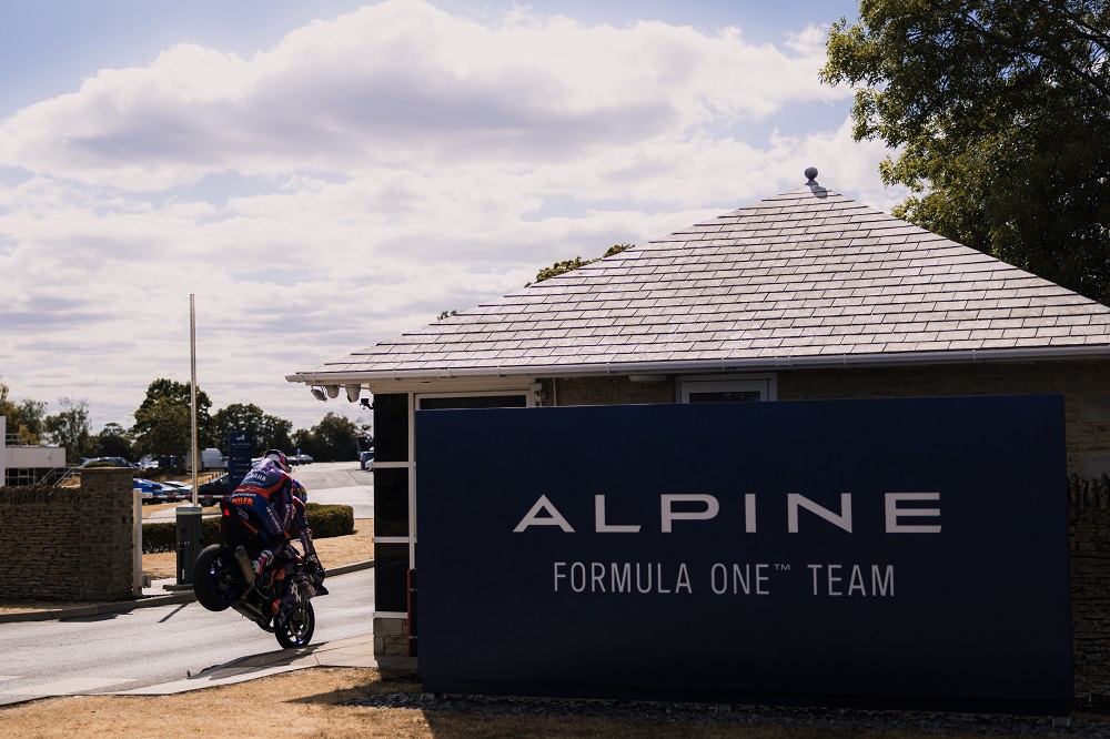 Prima Pramac Yamaha MotoGP Visits Alpine F1 Team Headquarters