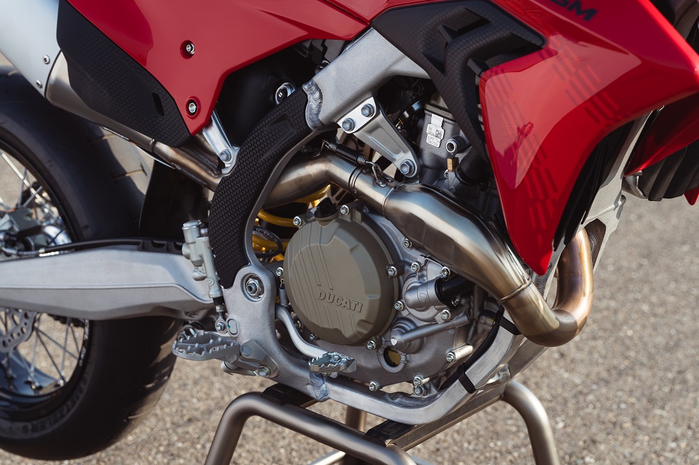 2027 Ducati Desmo450 SM engine