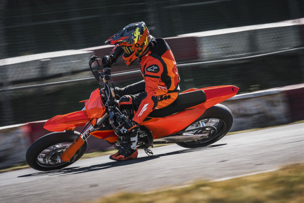2027 KTM 450 SMR Supermoto