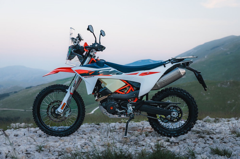 2027 KTM 690 Rally left side