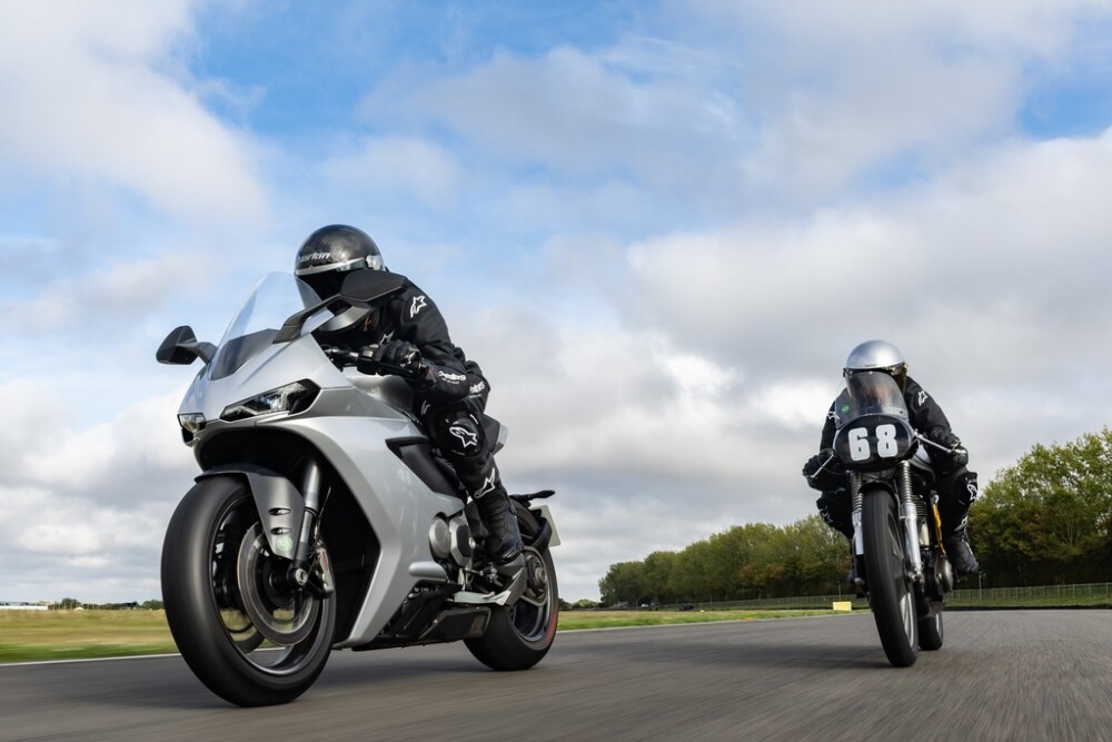 Norton Motorcycles Manx Goodwood Revival