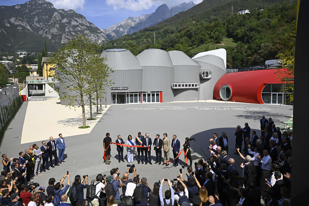 Ribbon cutting Moto Guzzi museum