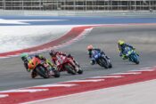 Sean Dylan Kelly (#40) leads