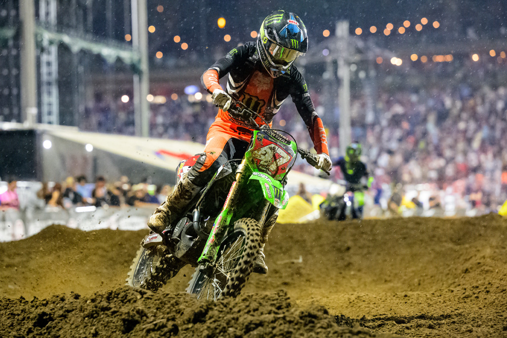2026-supermotocross-smx-finale-missouri-cycle-news-250-kitchen