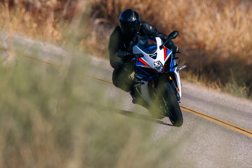 2027 Suzuki GSX-R1000RS cornering 2027 Suzuki GSX-R1000RS cornering