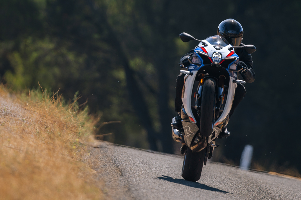 2027 Suzuki GSX-R1000RS wheelie 2027 Suzuki GSX-R1000RS wheelie