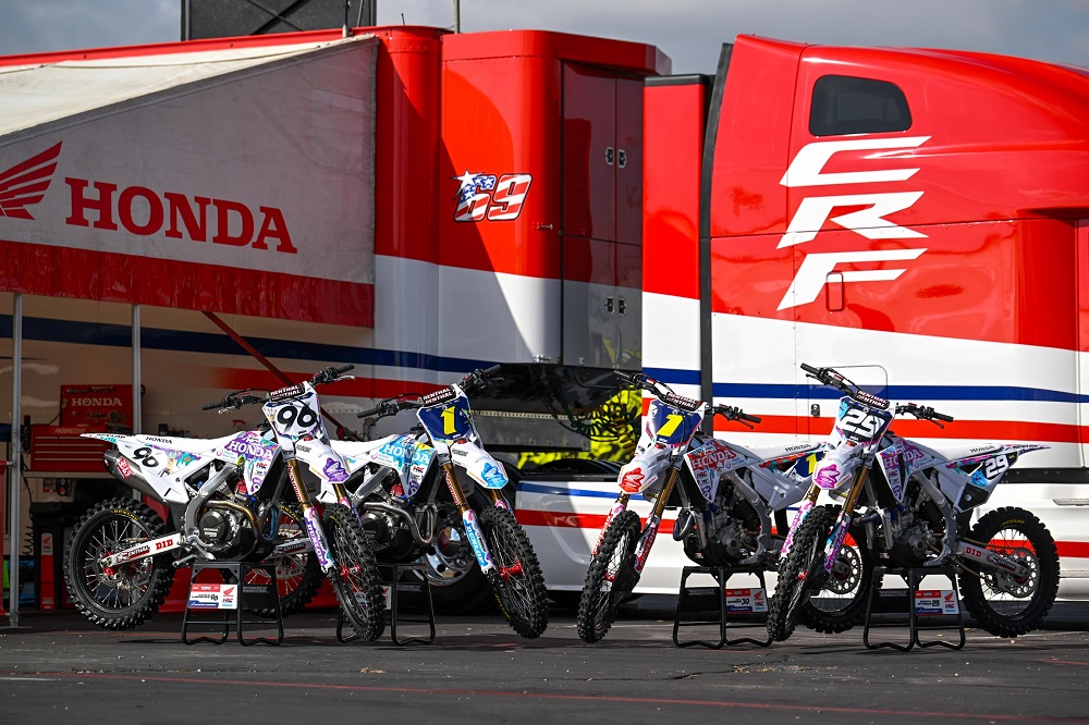 Honda HRC SuperMotocross Rnd 2 plastics auction