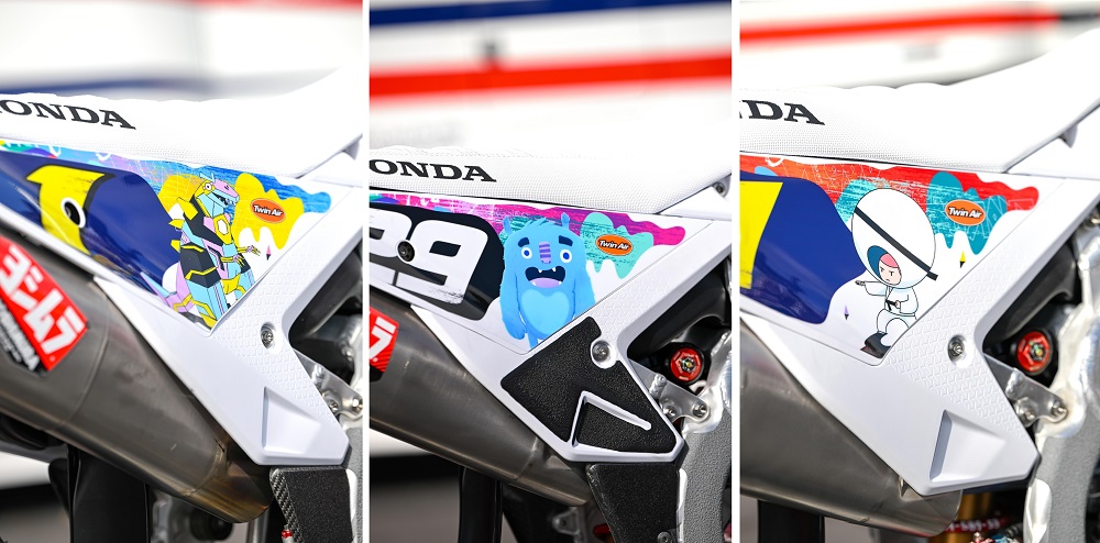Honda HRC SuperMotocross Rnd 2 plastics auction